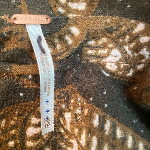 New Free People Rare Floral sequin hand crafted Artisans Bali blazer
XS $298 - Picture 5 of 6